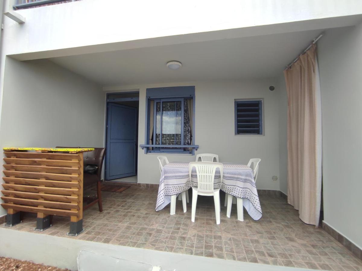 Charmant Appt Proche De Toutes Commodites La Possession Exterior photo
